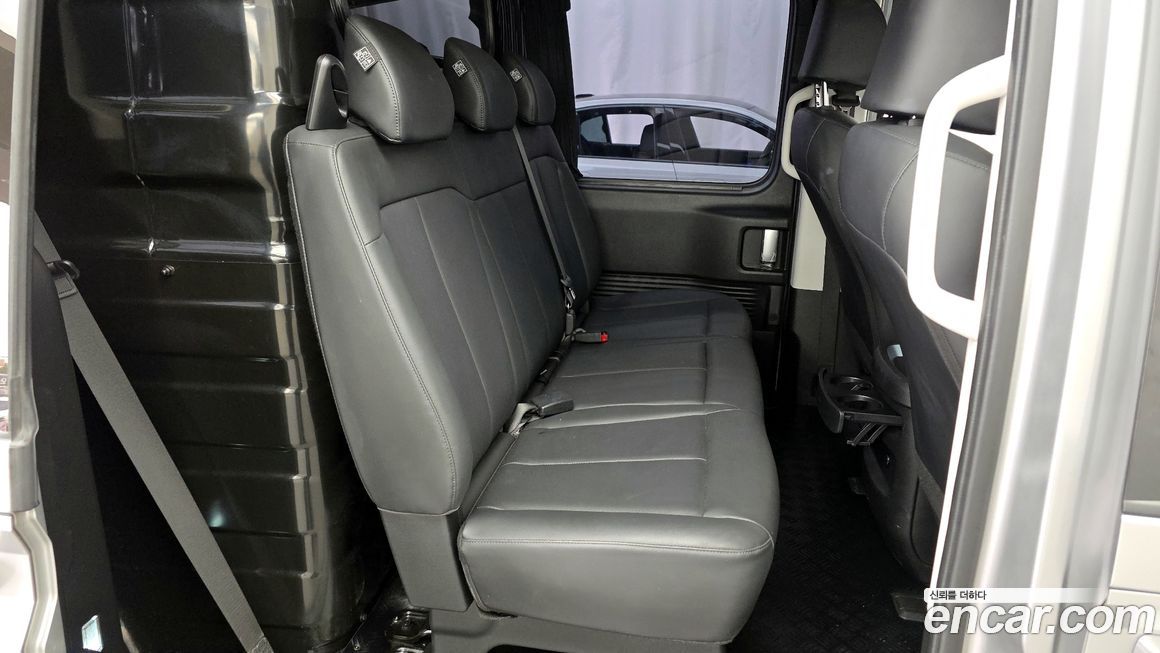Hyundai Staria 2023