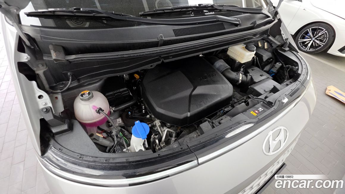 Hyundai Staria 2023