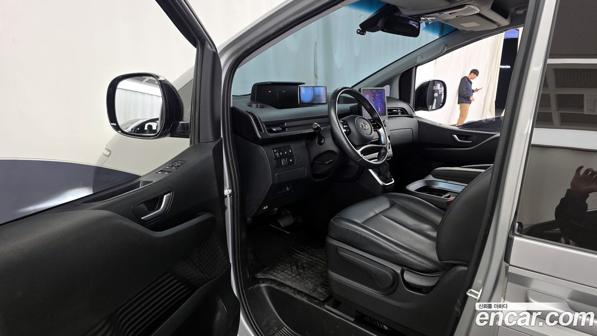Hyundai Staria 2023