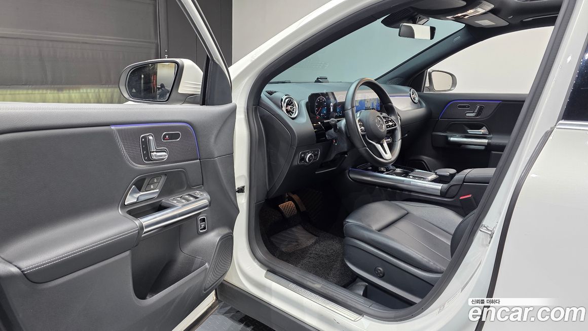 Mercedes-Benz GLA-Class 2021