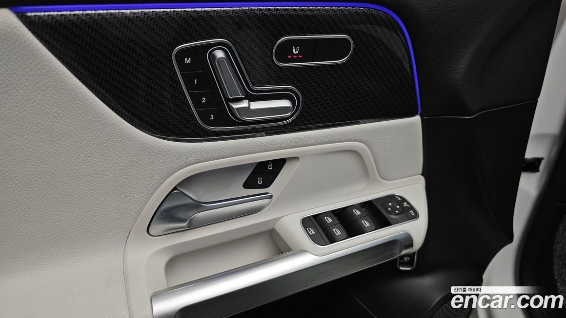 Mercedes-Benz GLB-Class 2021