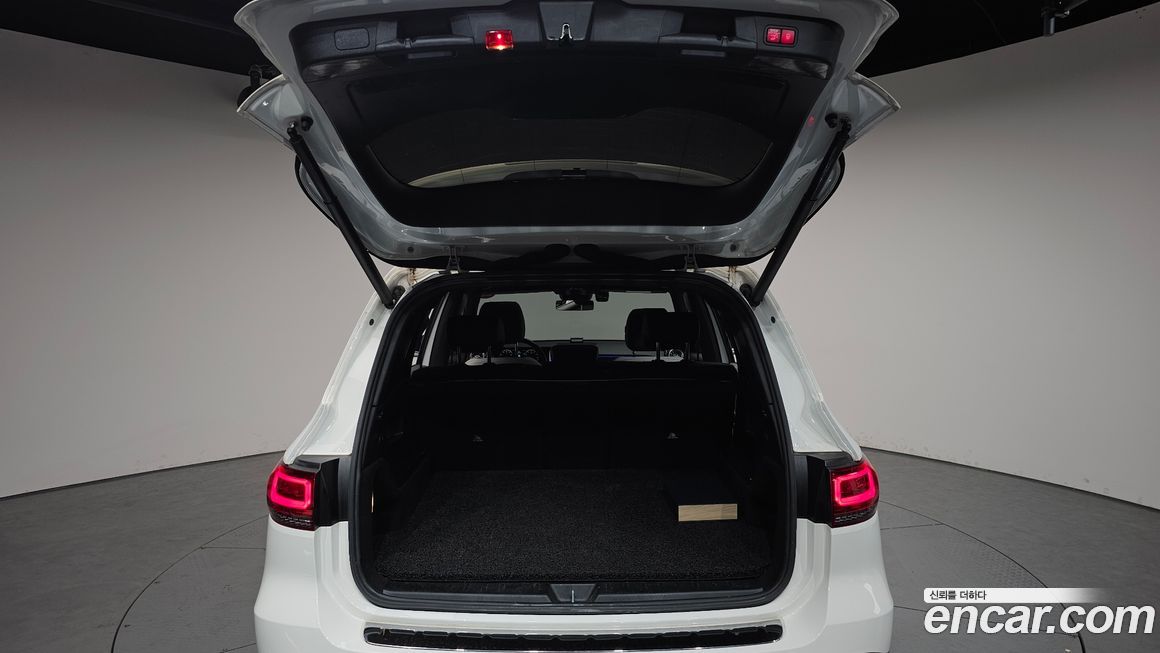 Mercedes-Benz GLB-Class 2021