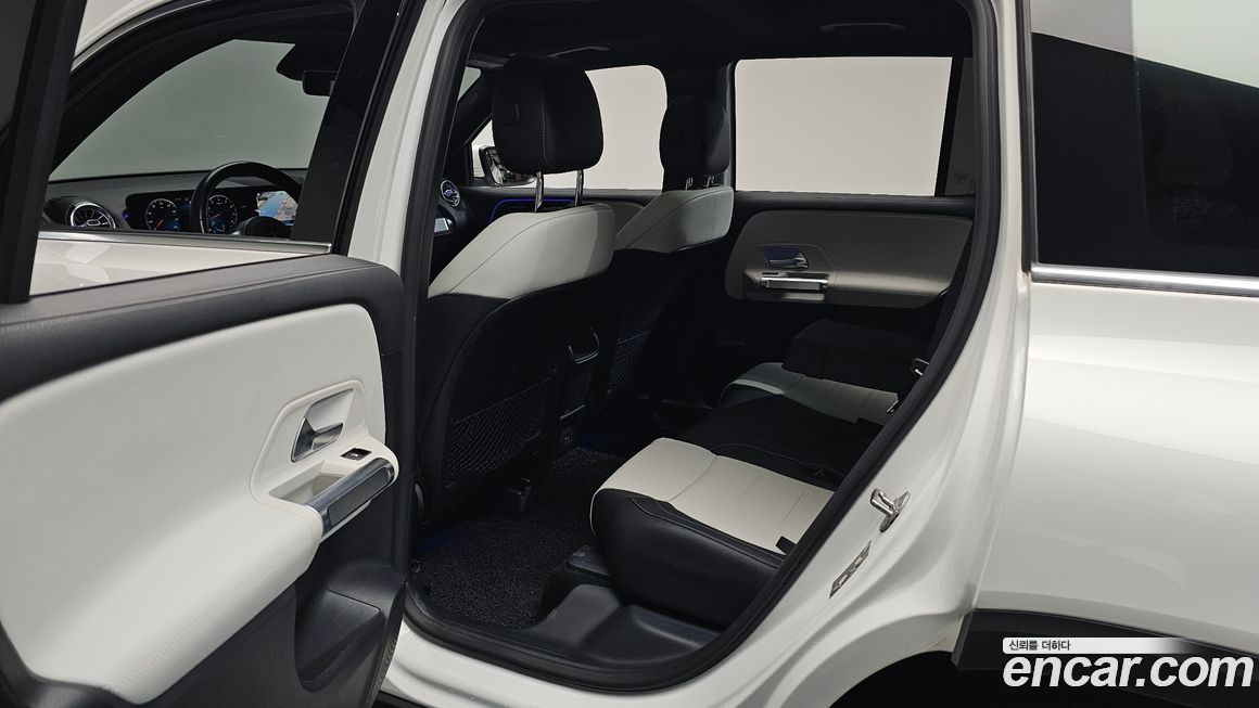 Mercedes-Benz GLB-Class 2021