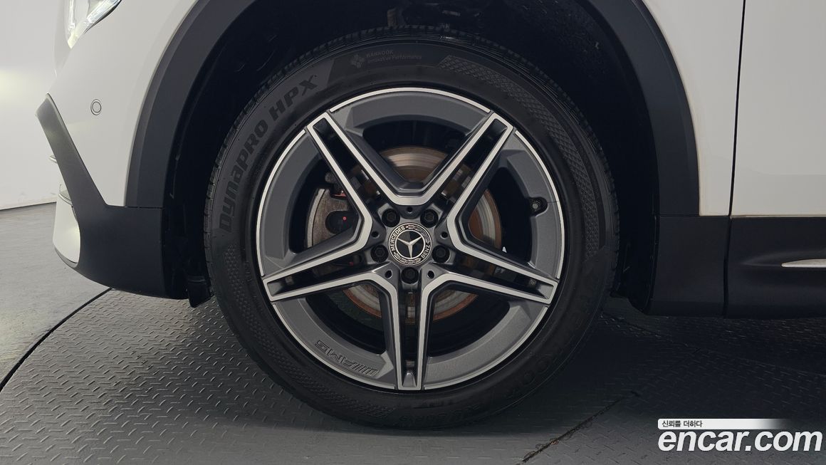 Mercedes-Benz GLB-Class 2021