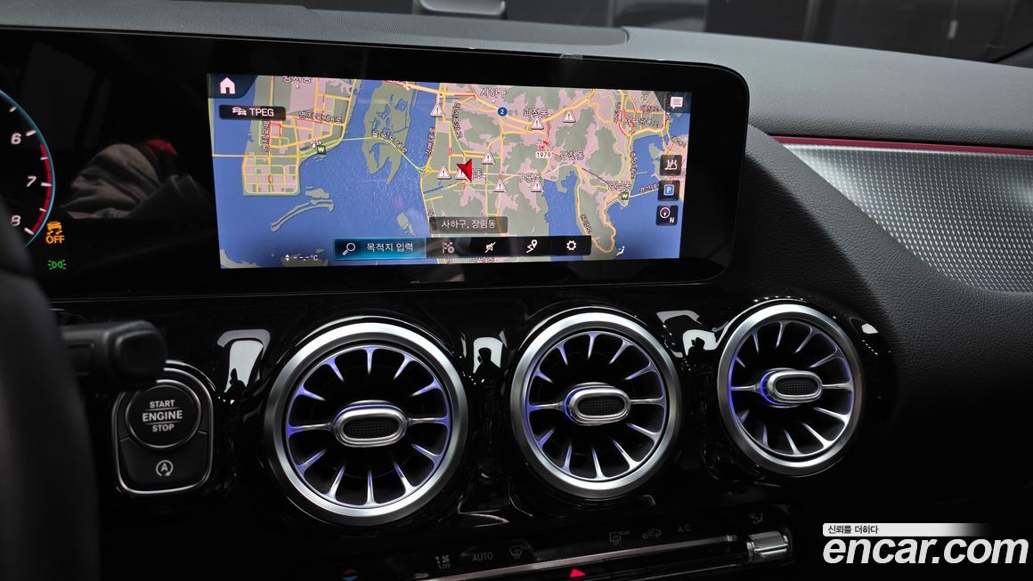 Mercedes-Benz GLA-Class 2021