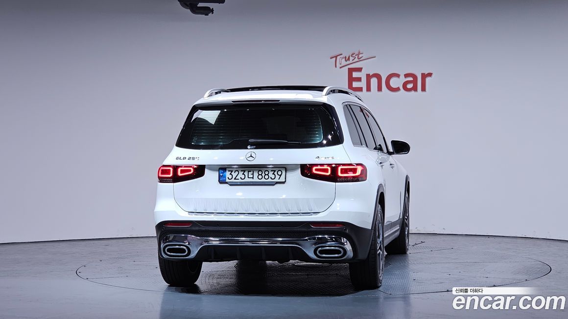 Mercedes-Benz GLB-Class 2021