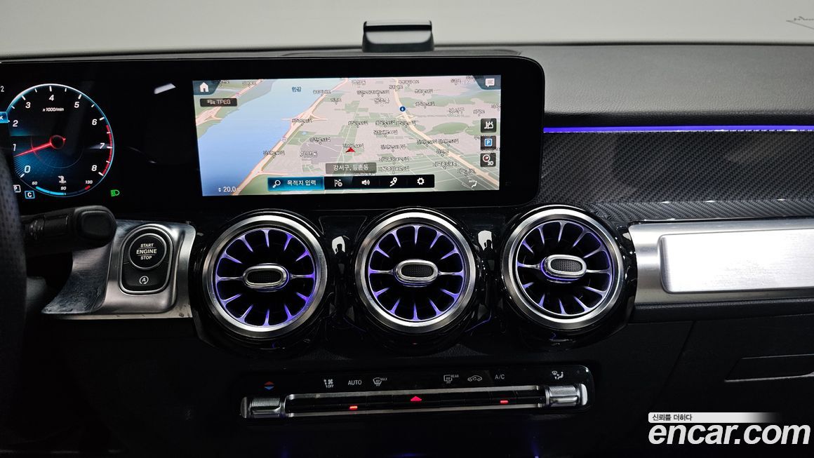 Mercedes-Benz GLB-Class 2021