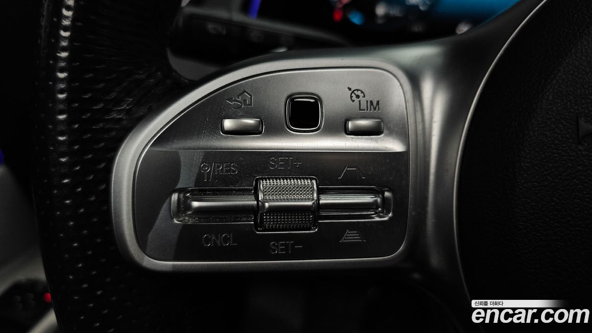 Mercedes-Benz GLB-Class 2021