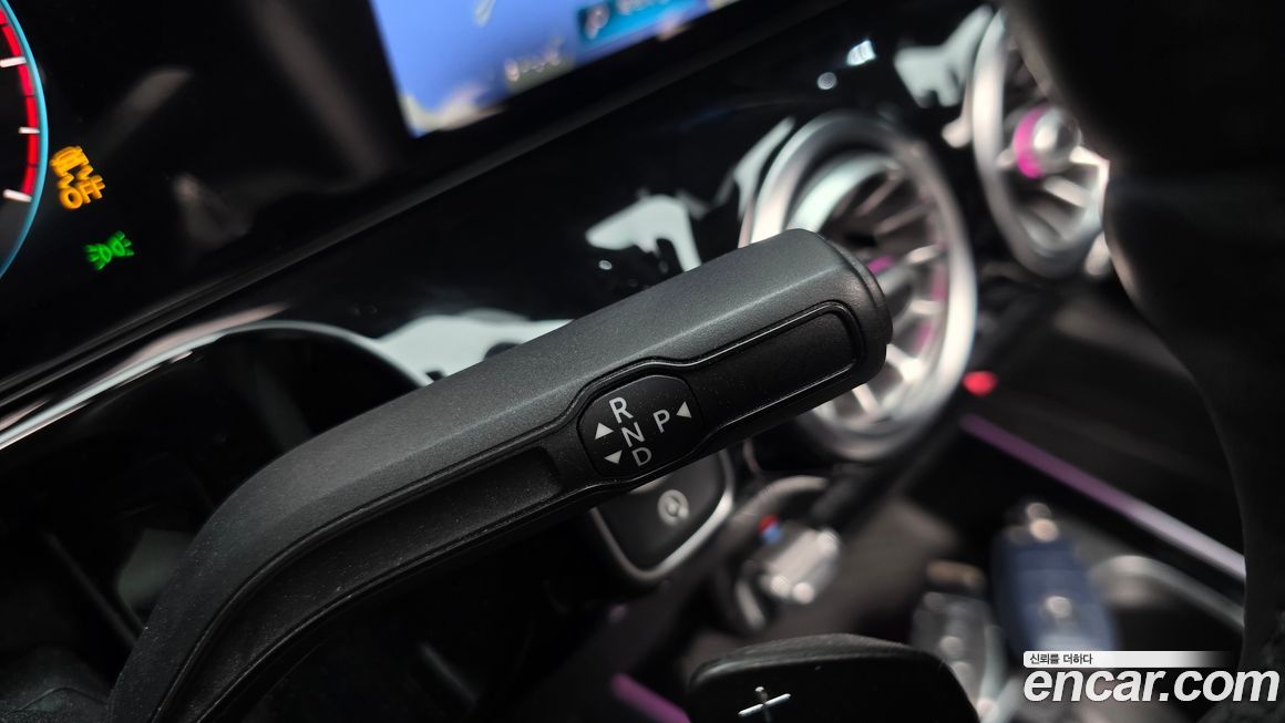 Mercedes-Benz GLA-Class 2021