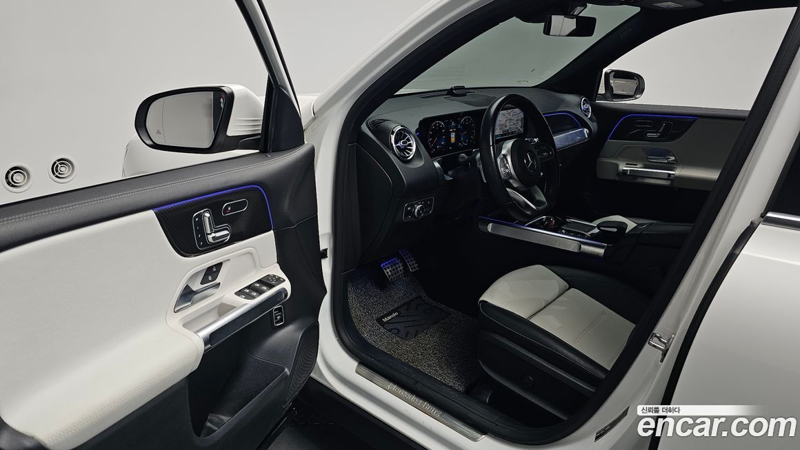 Mercedes-Benz GLB-Class 2021