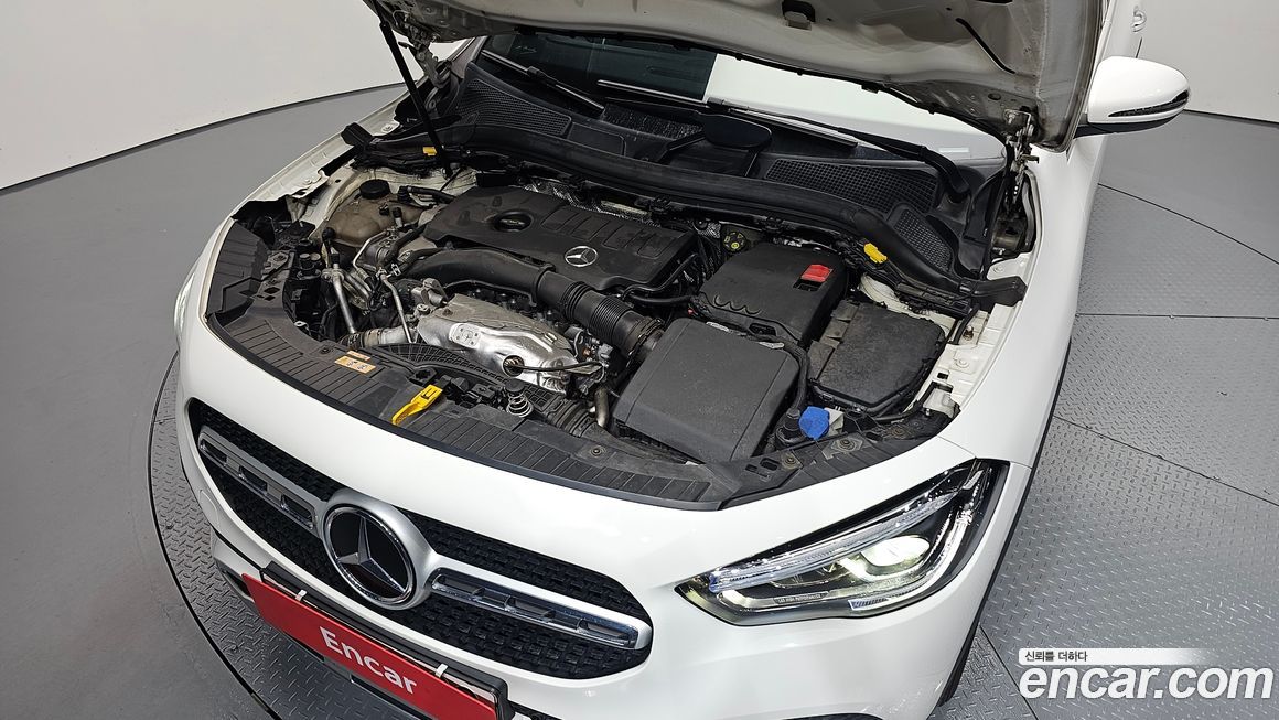 Mercedes-Benz GLA-Class 2021