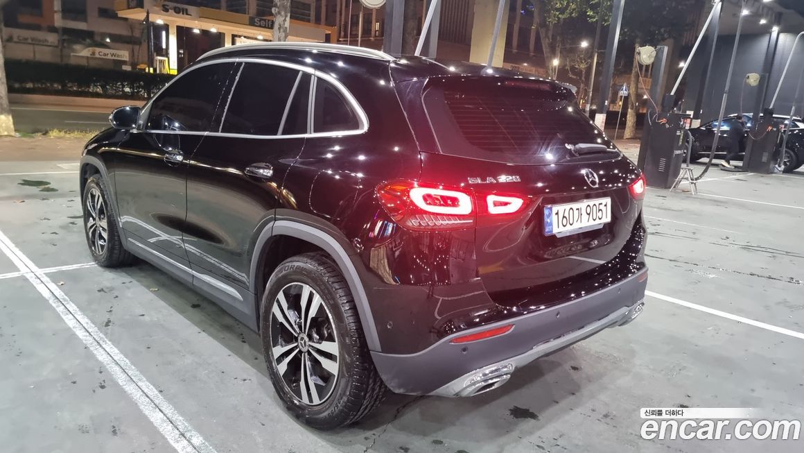 Mercedes-Benz GLA-Class 2021