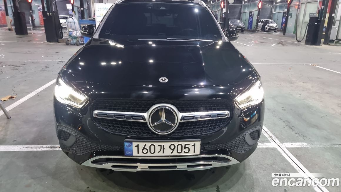 Mercedes-Benz GLA-Class 2021