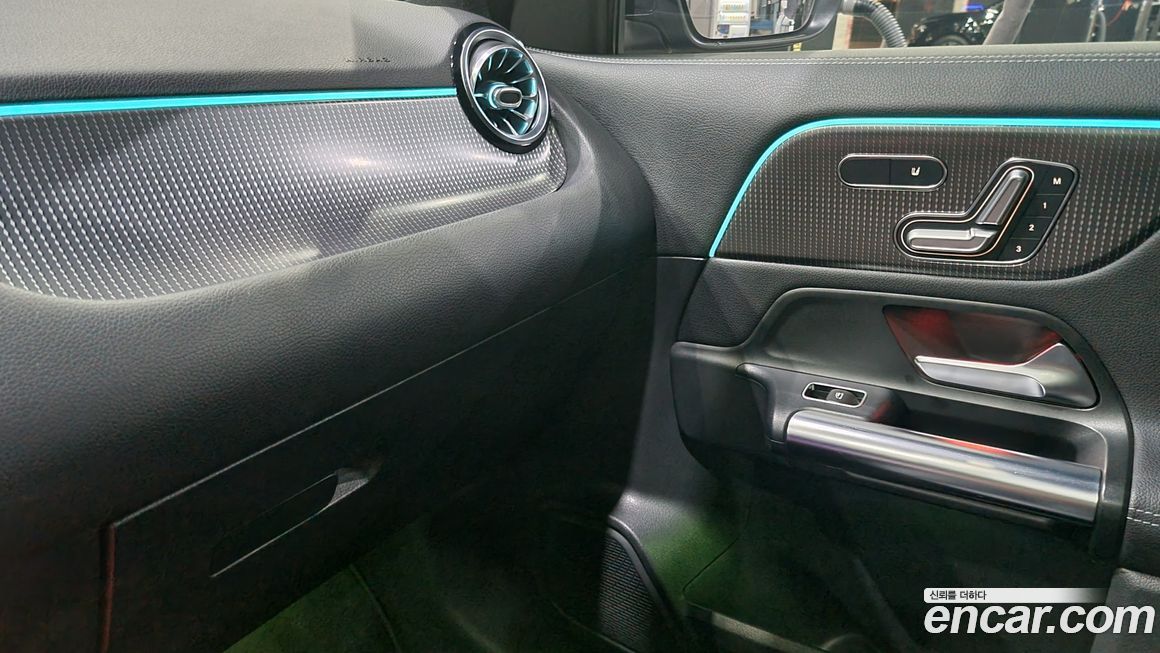 Mercedes-Benz GLA-Class 2021