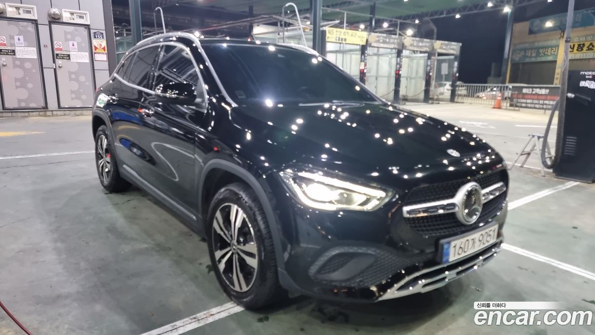 Mercedes-Benz GLA-Class 2021