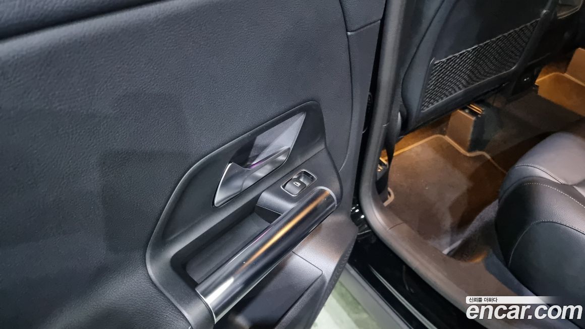 Mercedes-Benz GLA-Class 2021