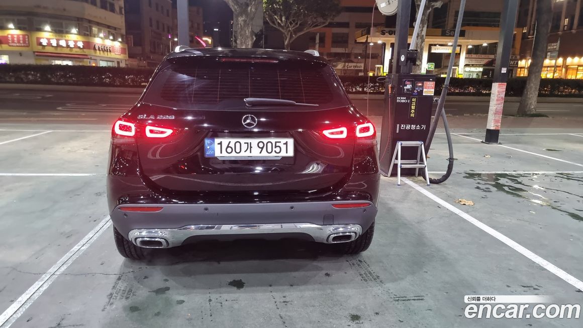 Mercedes-Benz GLA-Class 2021