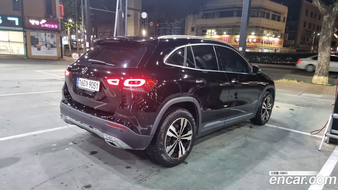 Mercedes-Benz GLA-Class 2021