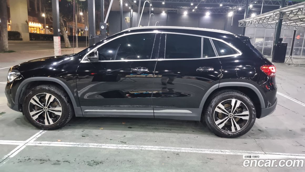 Mercedes-Benz GLA-Class 2021