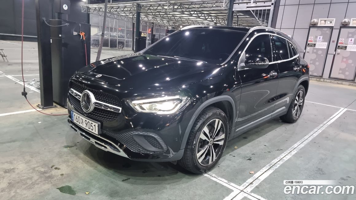 Mercedes-Benz GLA-Class 2021