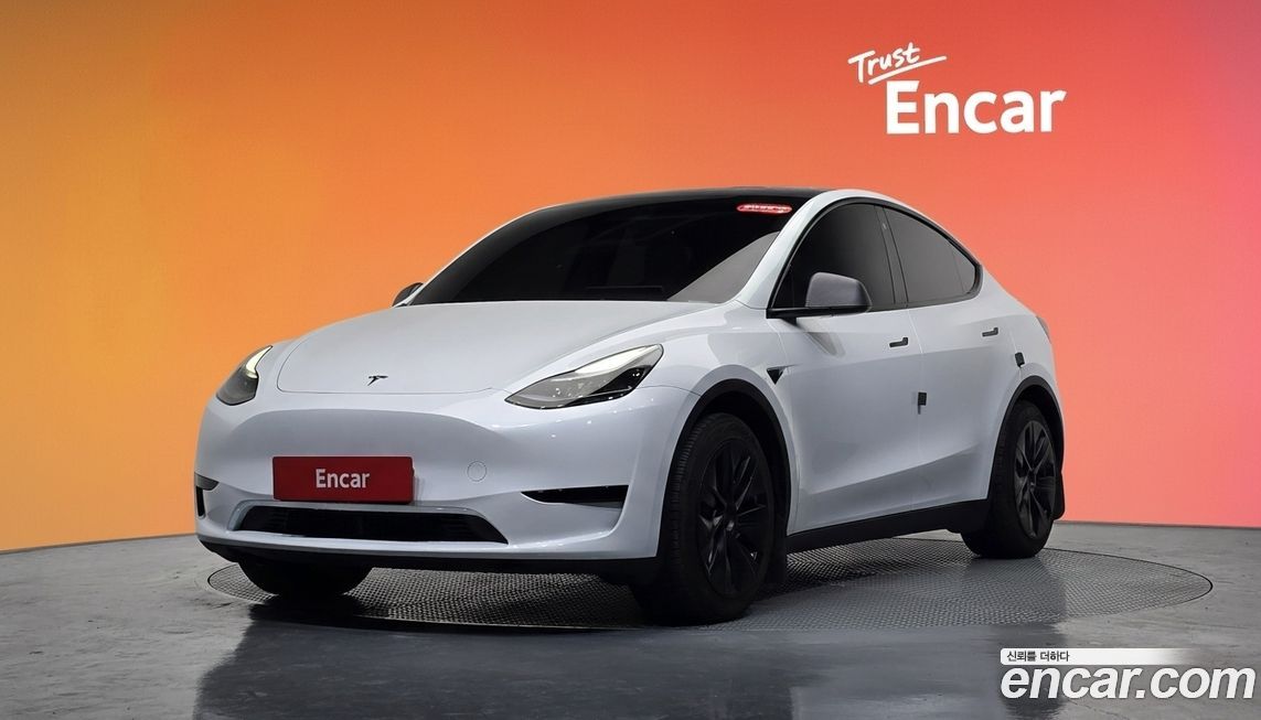 Tesla Model Y 2024