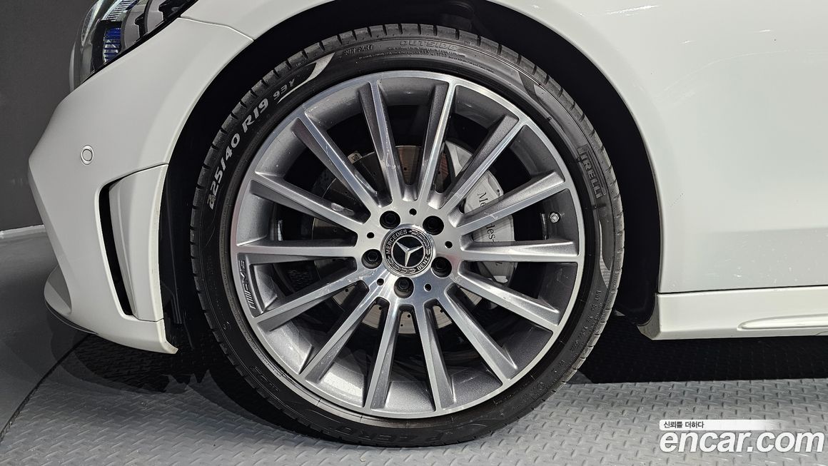 Mercedes-Benz C-Class 2023