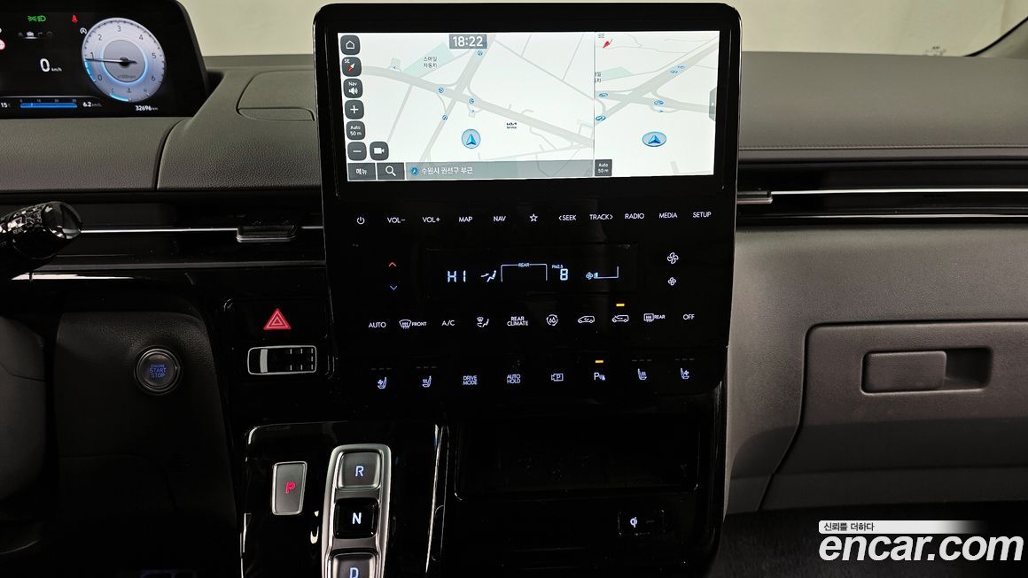 Hyundai Staria 2025