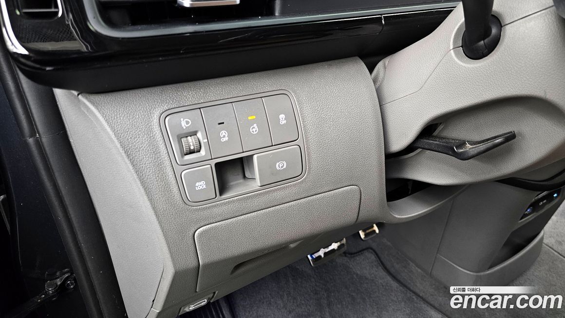 Hyundai Staria 2025