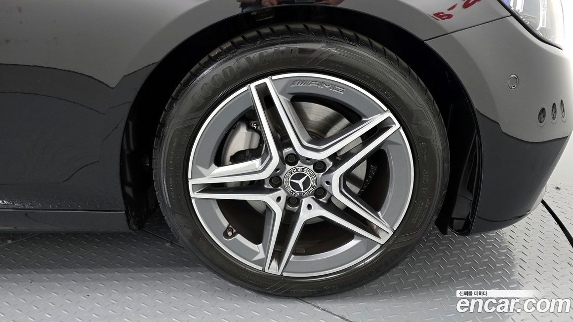 Mercedes-Benz E-Class 2023