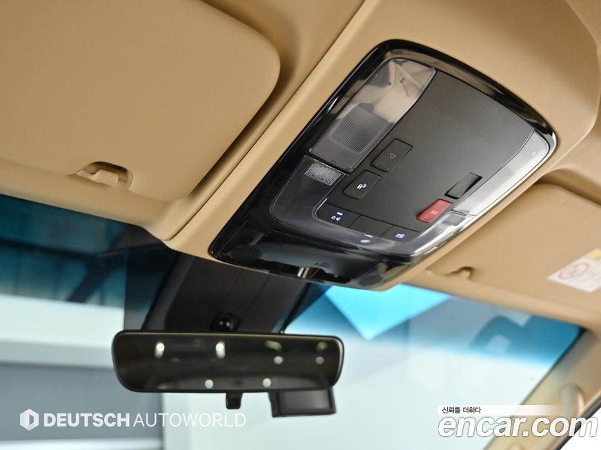Hyundai Staria 2025