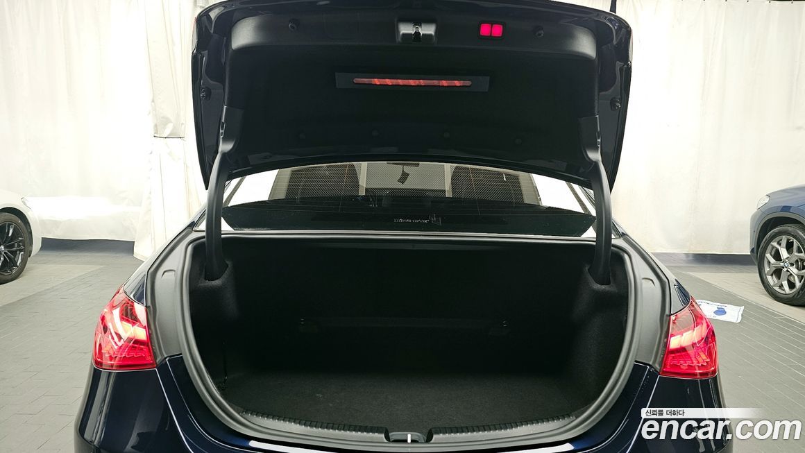 Mercedes-Benz C-Class 2022