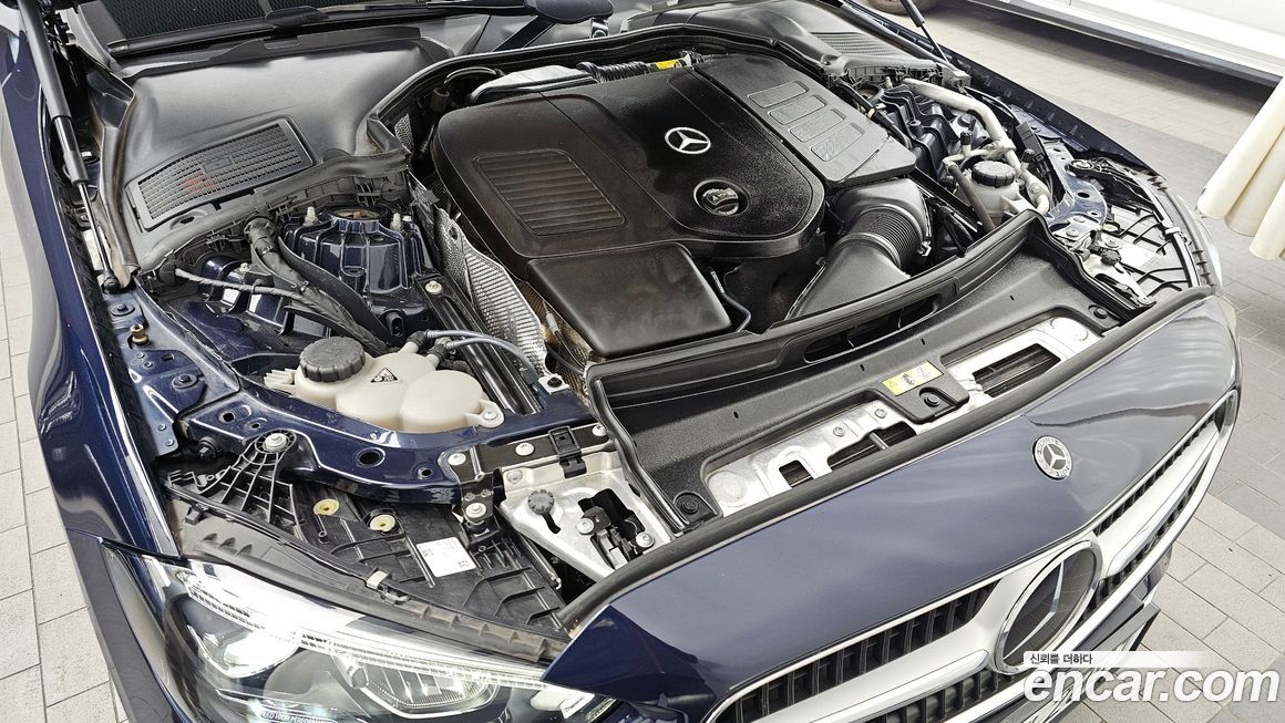 Mercedes-Benz C-Class 2022