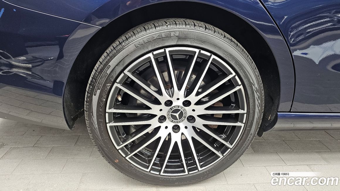 Mercedes-Benz C-Class 2022