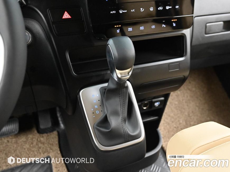 Hyundai Staria 2025