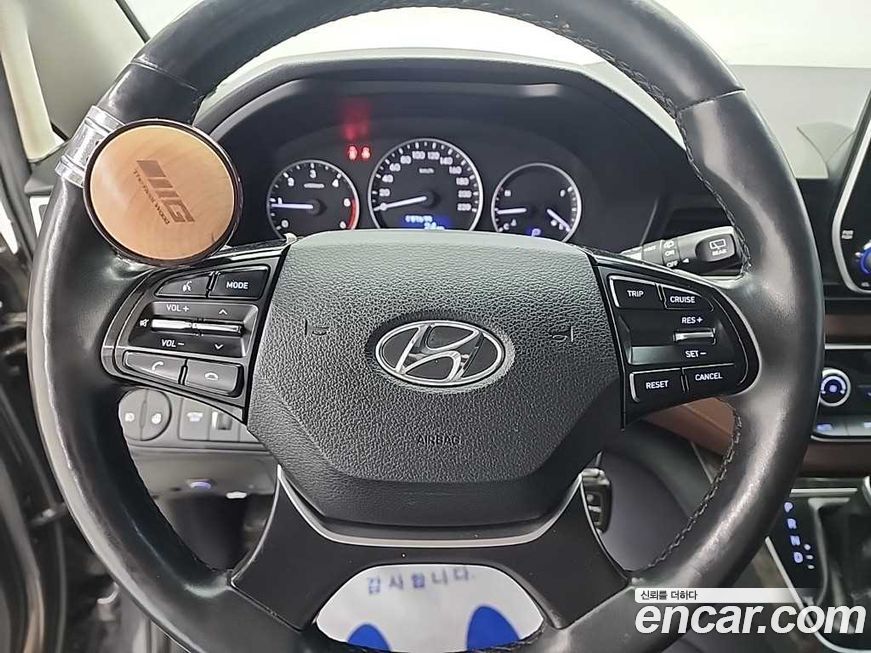 Hyundai Starex 2019