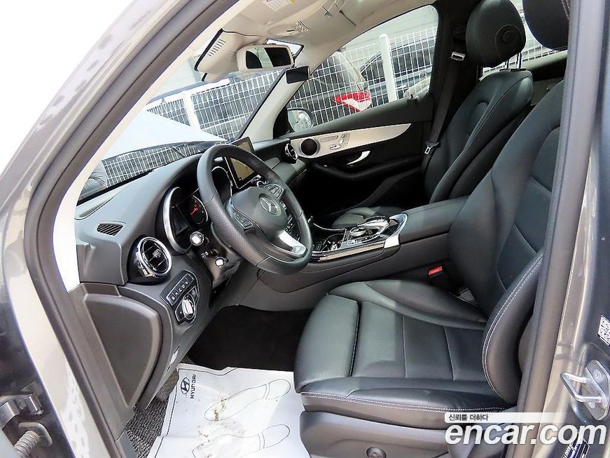 Mercedes-Benz GLC-Class 2019