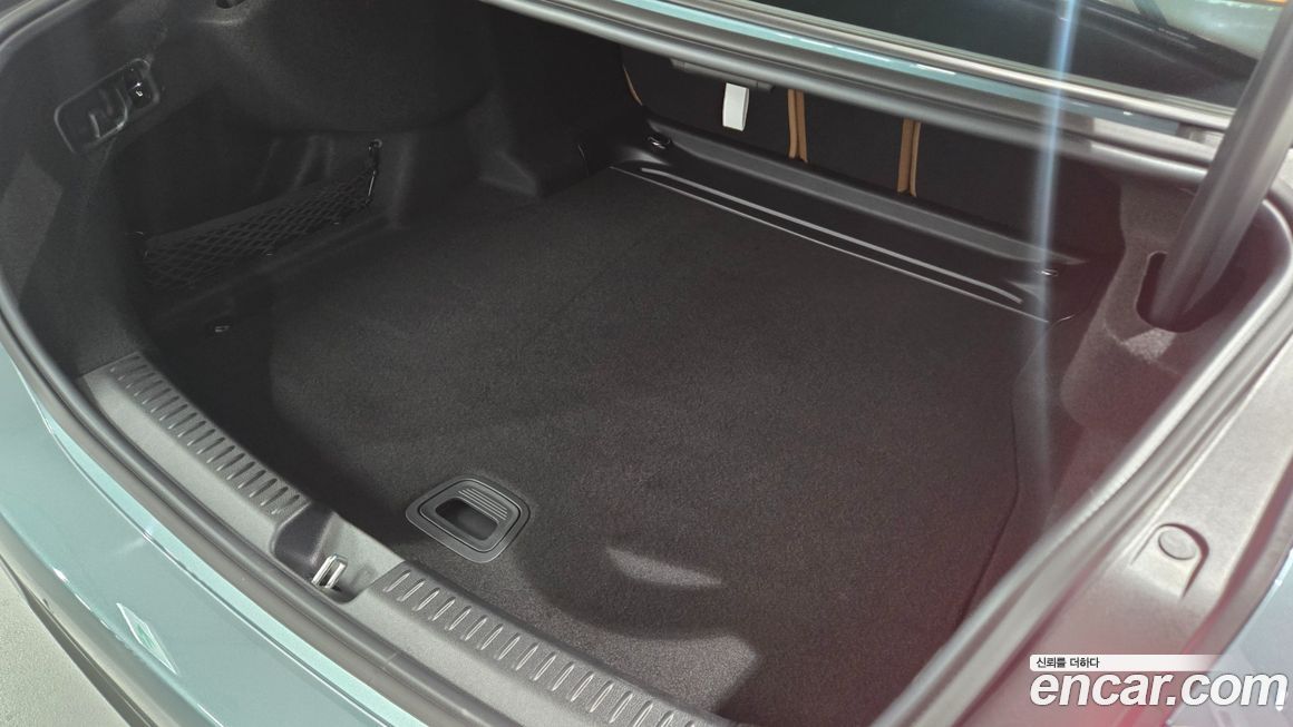 Mercedes-Benz E-Class 2025