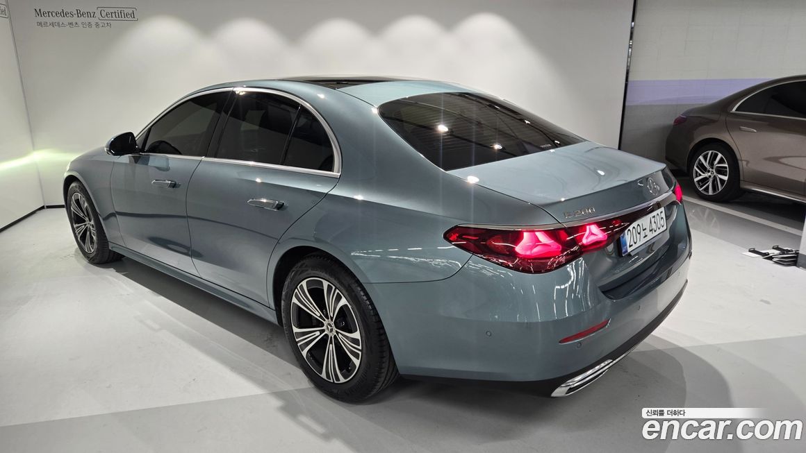 Mercedes-Benz E-Class 2025