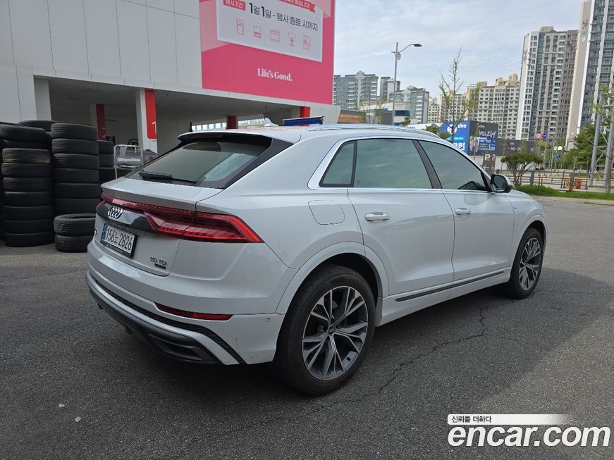 Audi Q8 2021