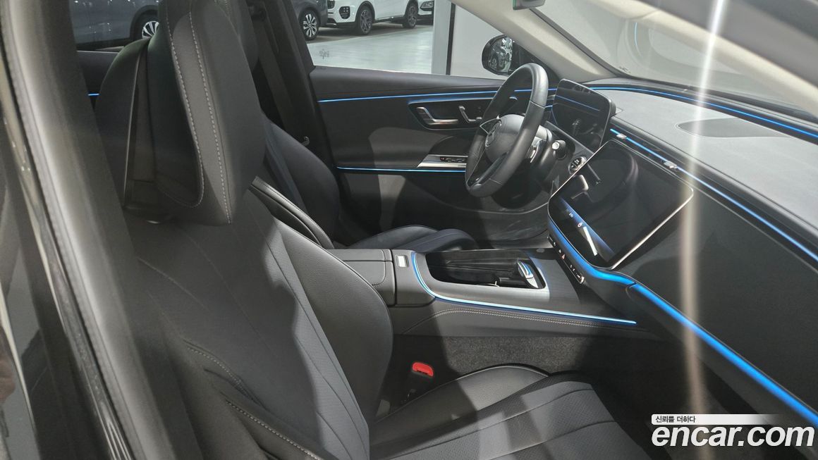 Mercedes-Benz E-Class 2025