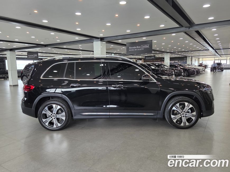 Mercedes-Benz EQB 2026