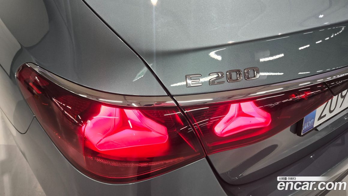 Mercedes-Benz E-Class 2025