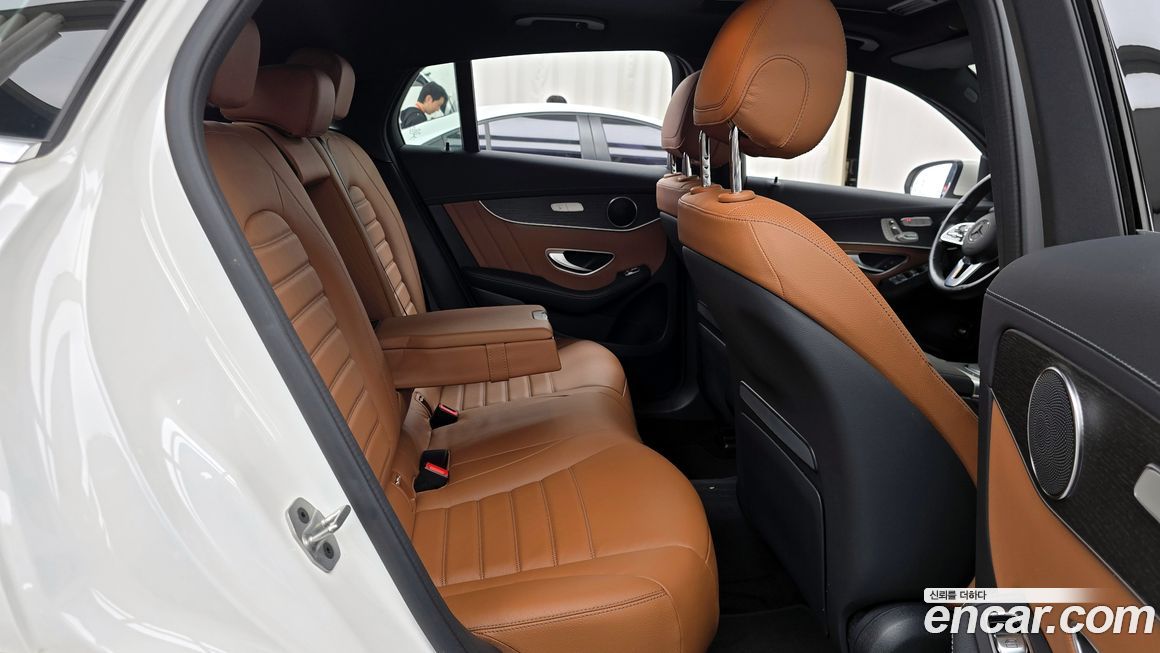 Mercedes-Benz GLC-Class 2023