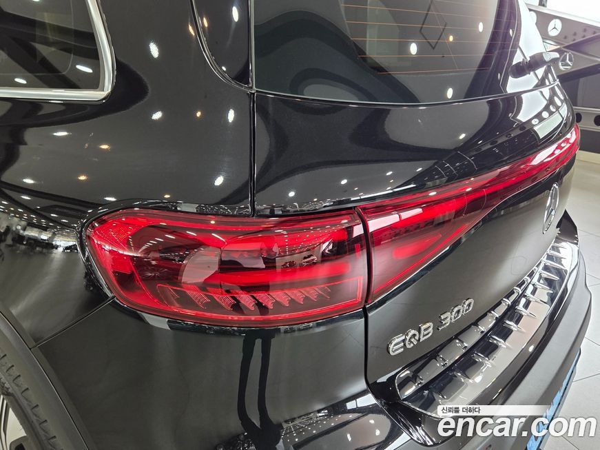 Mercedes-Benz EQB 2026