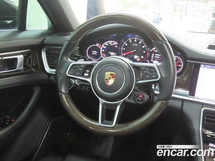 Porsche Panamera 2019