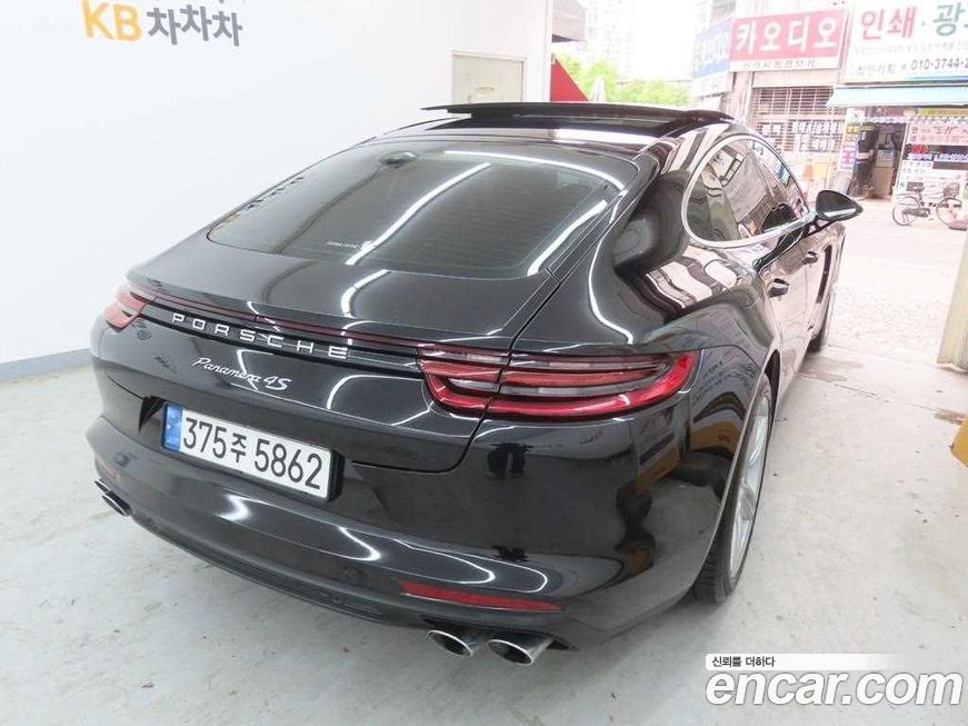 Porsche Panamera 2019