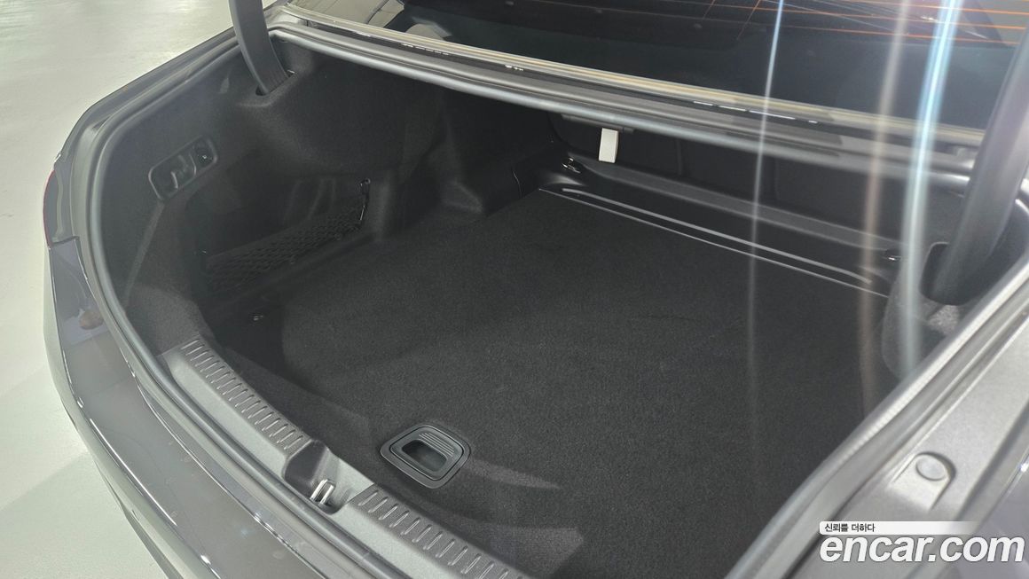 Mercedes-Benz E-Class 2025