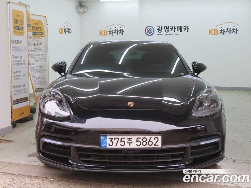 Porsche Panamera 2019