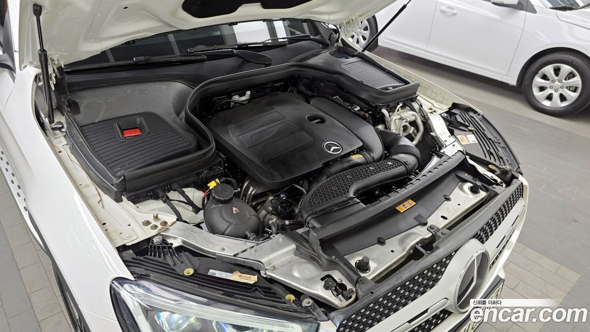 Mercedes-Benz GLC-Class 2023