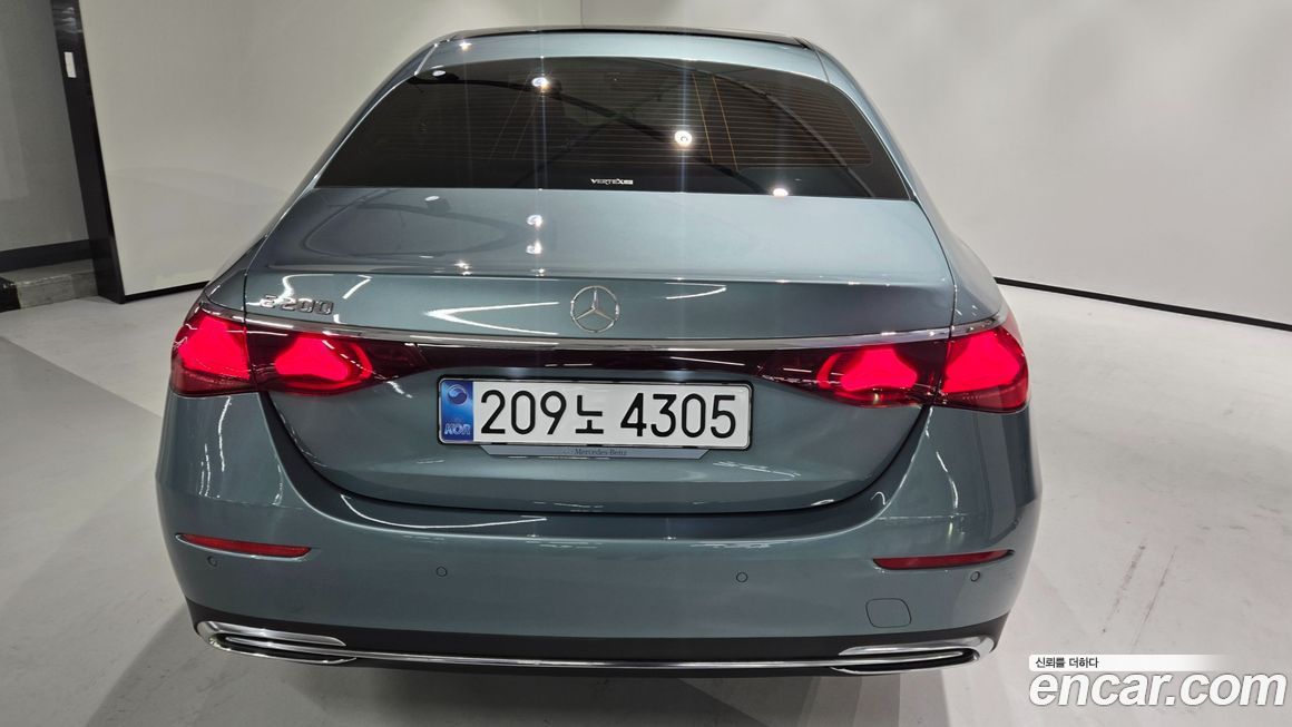 Mercedes-Benz E-Class 2025